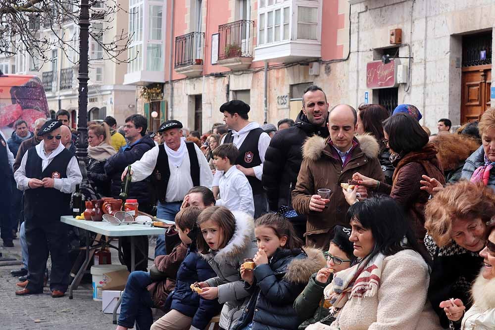 Fotos: Los Cucos celebran con los burgaleses su Fiesta de la Matanza