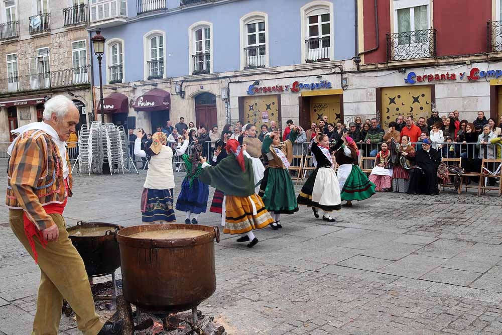 Fotos: Los Cucos celebran con los burgaleses su Fiesta de la Matanza