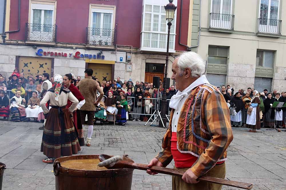 Fotos: Los Cucos celebran con los burgaleses su Fiesta de la Matanza