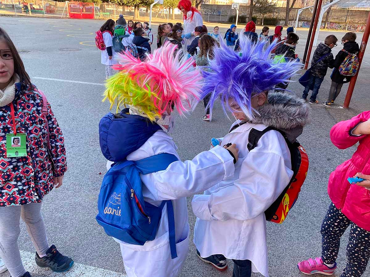 El alumnado del Juan de Vallejo celebra el Carnaval en las aulas