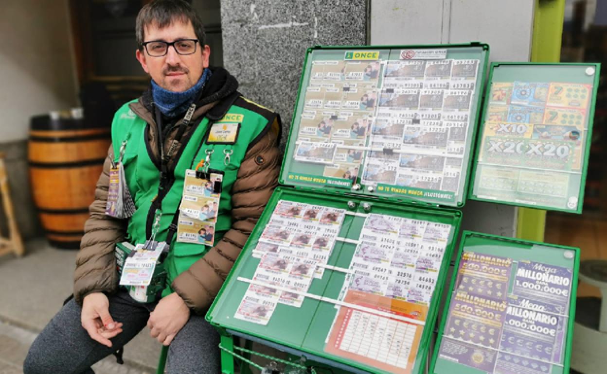 Juan Carlos Masqués, el vendedor de la ONCE que llevó la fortuna a Medina de Pomar. 