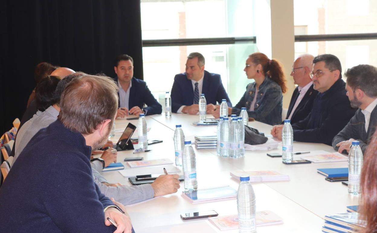 Las nueve ciudades creativas de la Uneso se han reunido en una mesa de trabajo.