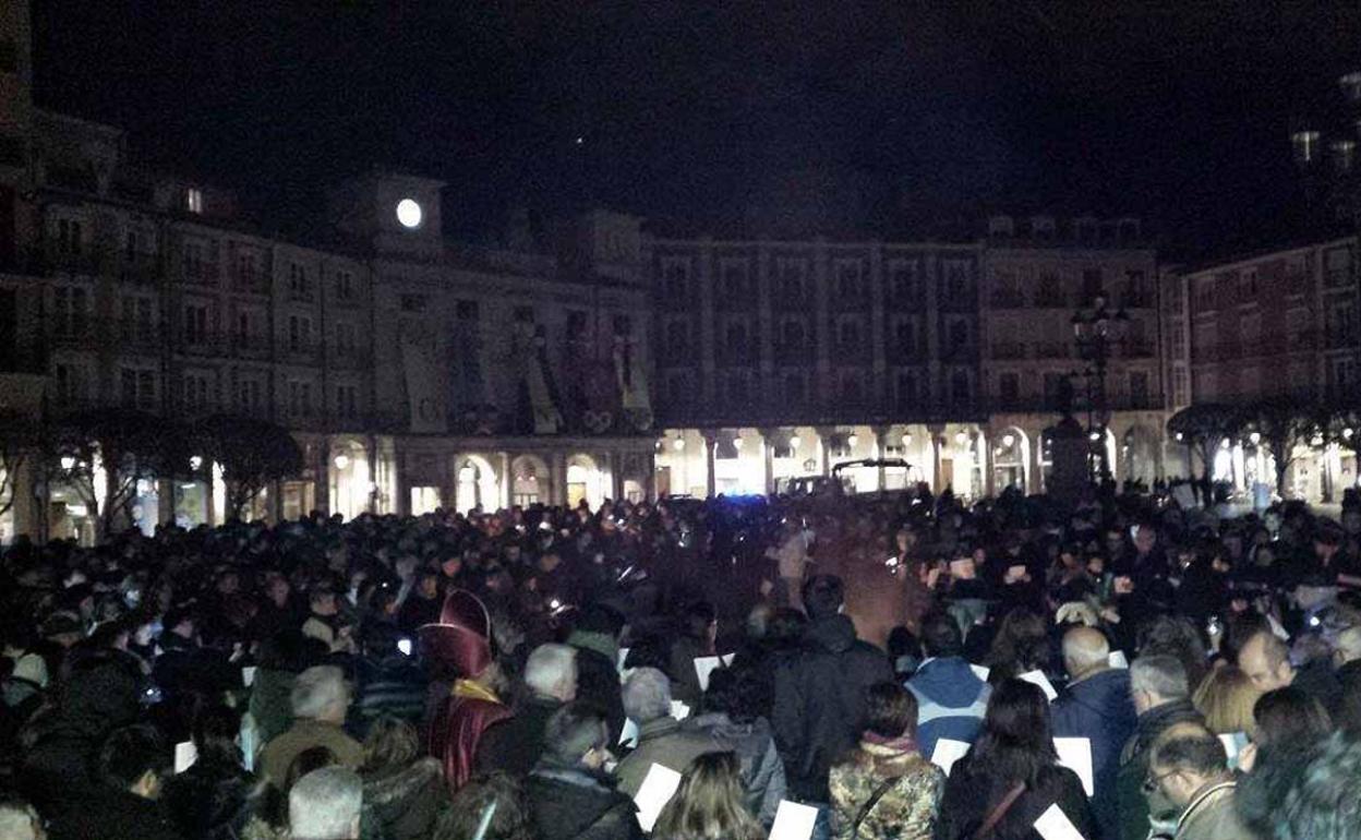 La Plaza Mayor llena de público para ver las Marzas.