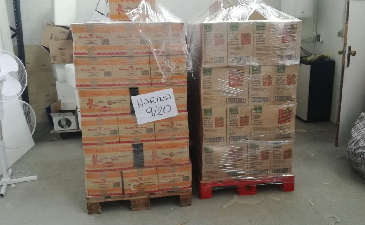 Parte de los alimentos destinados a los saharauis enviado desde Burgos.