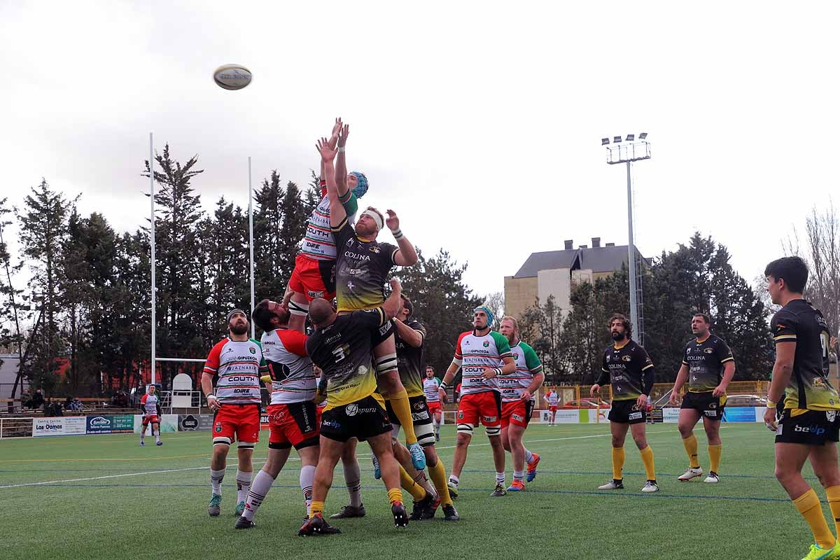 La afición se entregó con los gualdinegros que cosecharon otra victoria en casa.