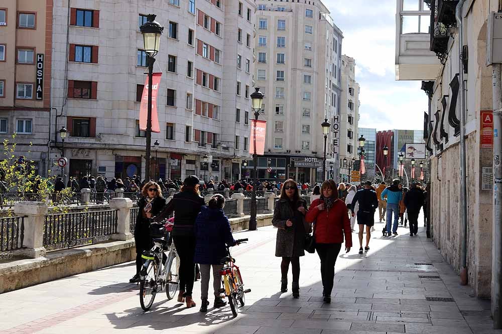 Fotos: Los ciclistas vuelve a llenar las calles de Burgos contra la Ordenanza de Movilidad