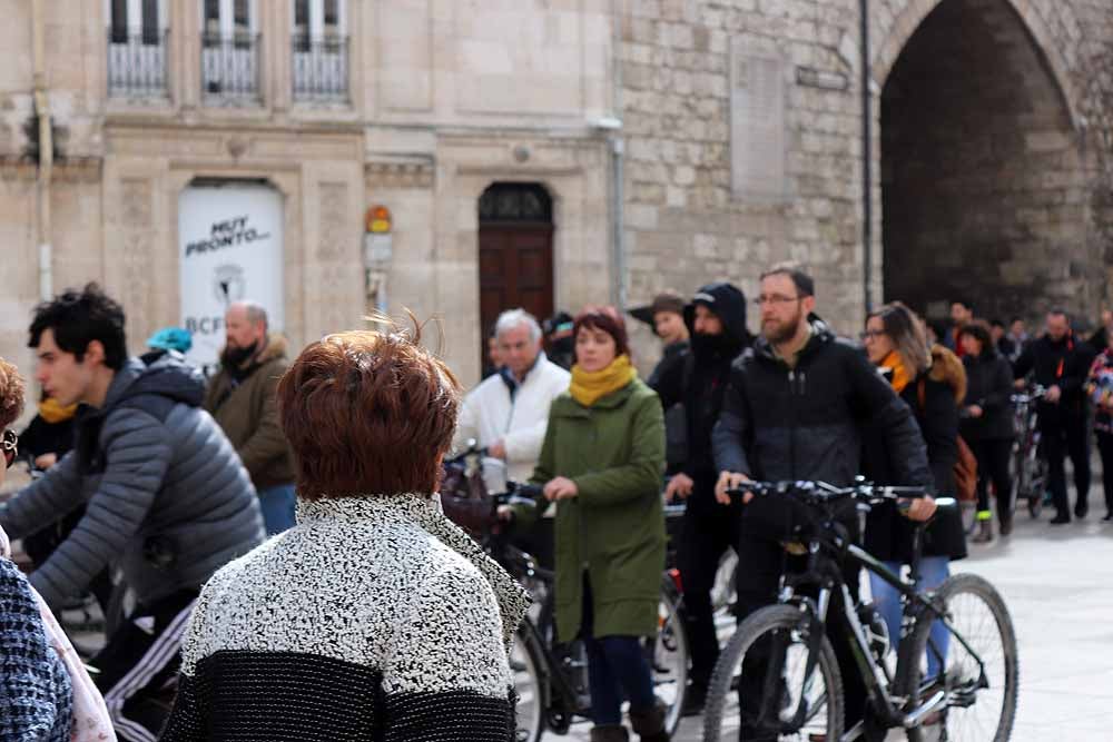 Fotos: Los ciclistas vuelve a llenar las calles de Burgos contra la Ordenanza de Movilidad