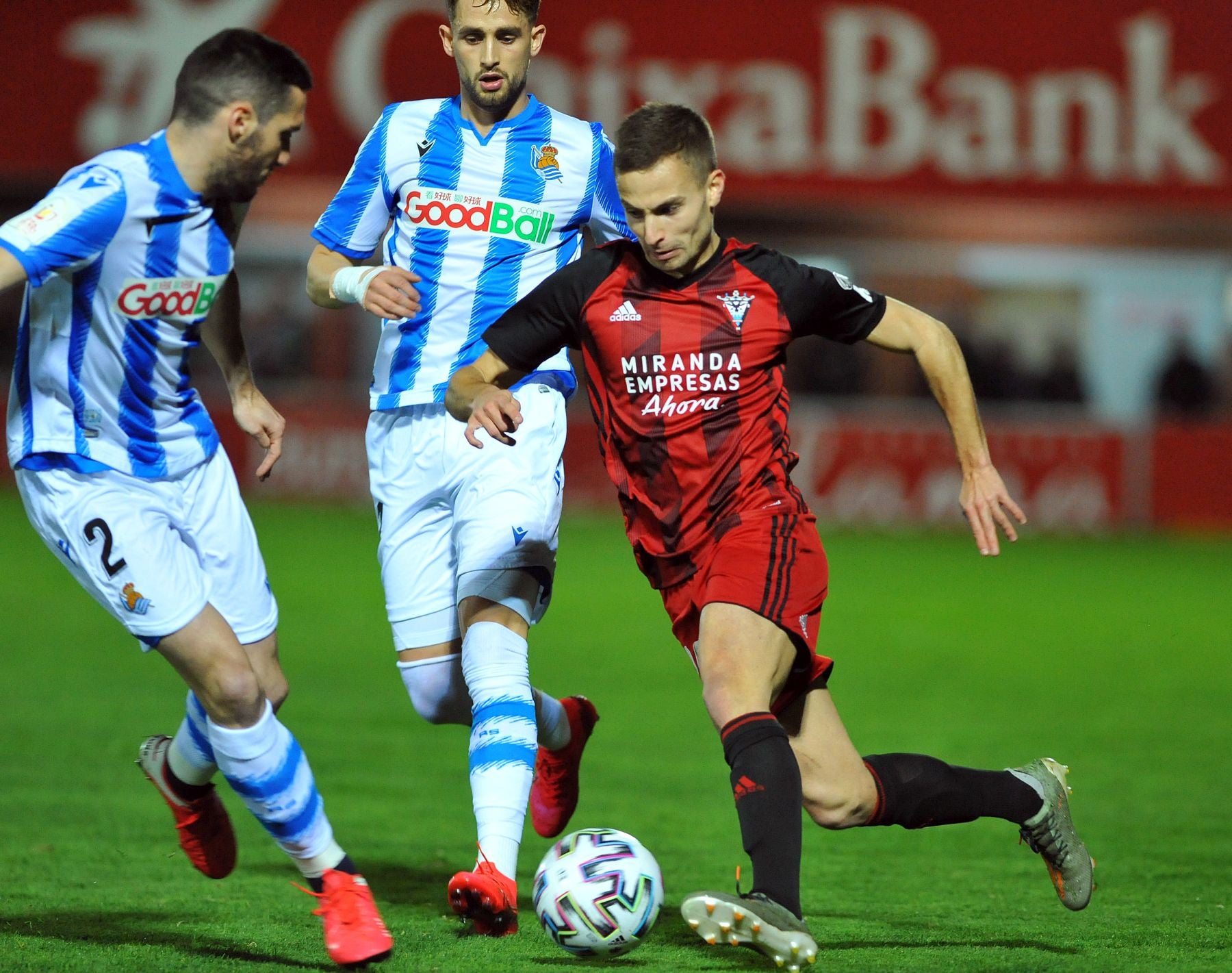 Fotos: La Real Sociedad pone fin al sueño copero del Mirandés