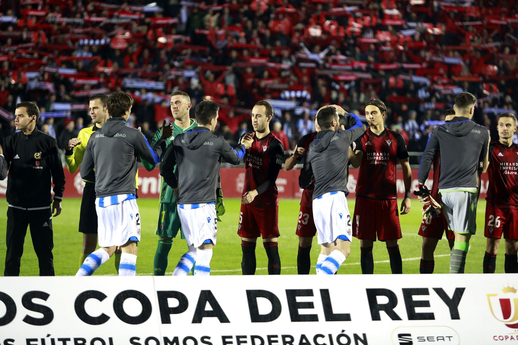 Fotos: La Real Sociedad pone fin al sueño copero del Mirandés