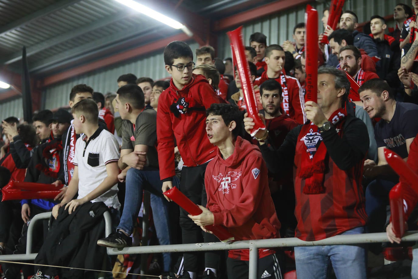 Fotos: Anduva vibra con su equipo a pesar de la derrota