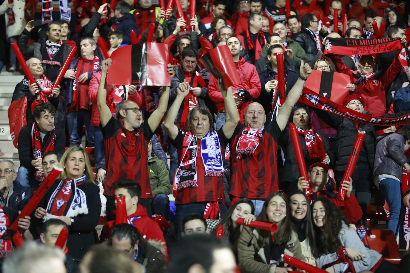 Fotos: Anduva vibra con su equipo a pesar de la derrota