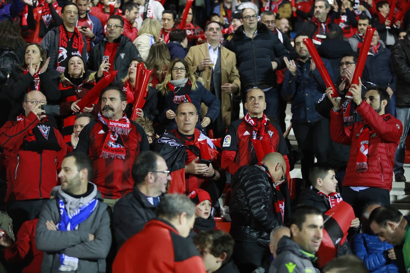 Fotos: Anduva vibra con su equipo a pesar de la derrota