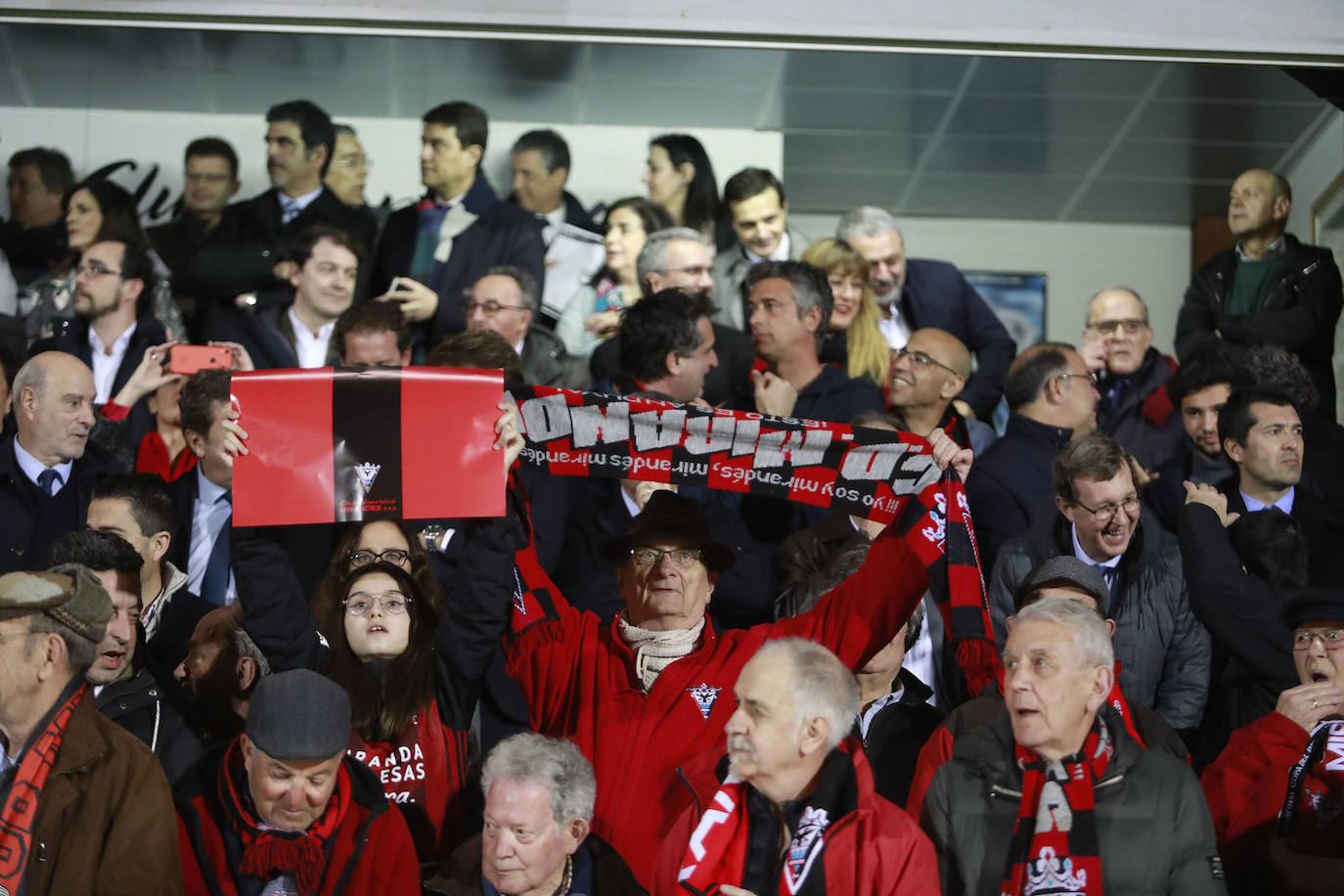 Fotos: Anduva vibra con su equipo a pesar de la derrota