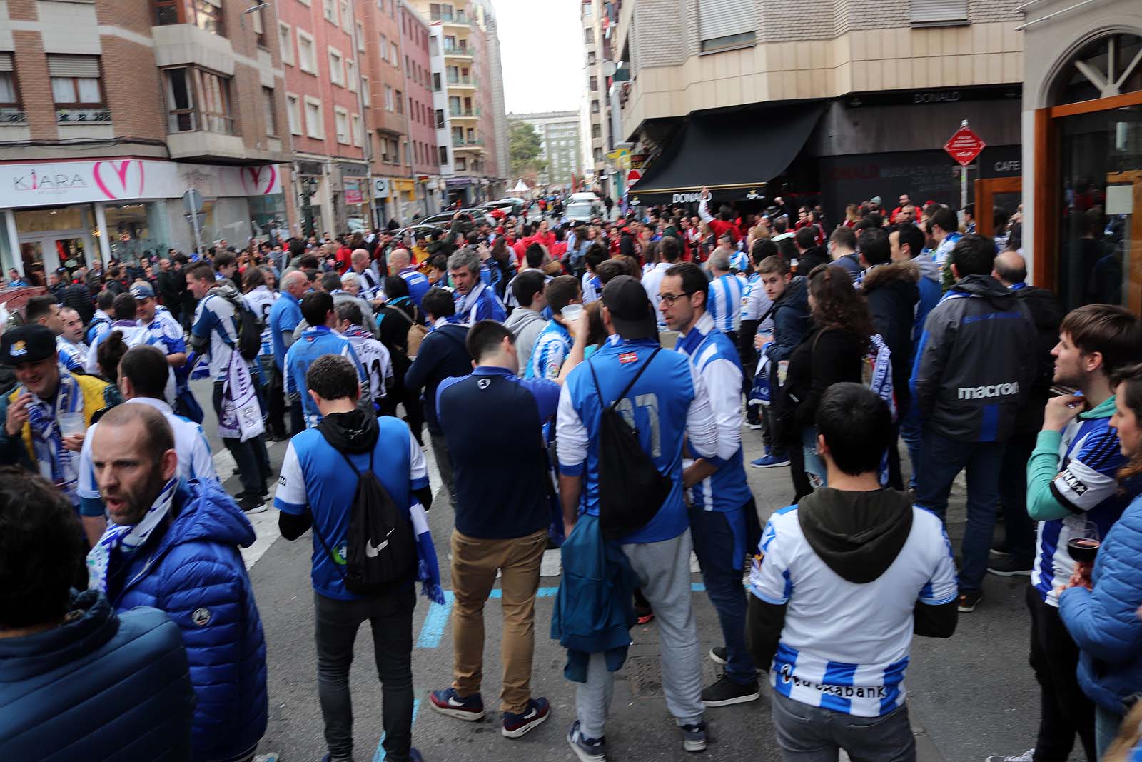 Fotos: La marea txuri urdin llega a Miranda