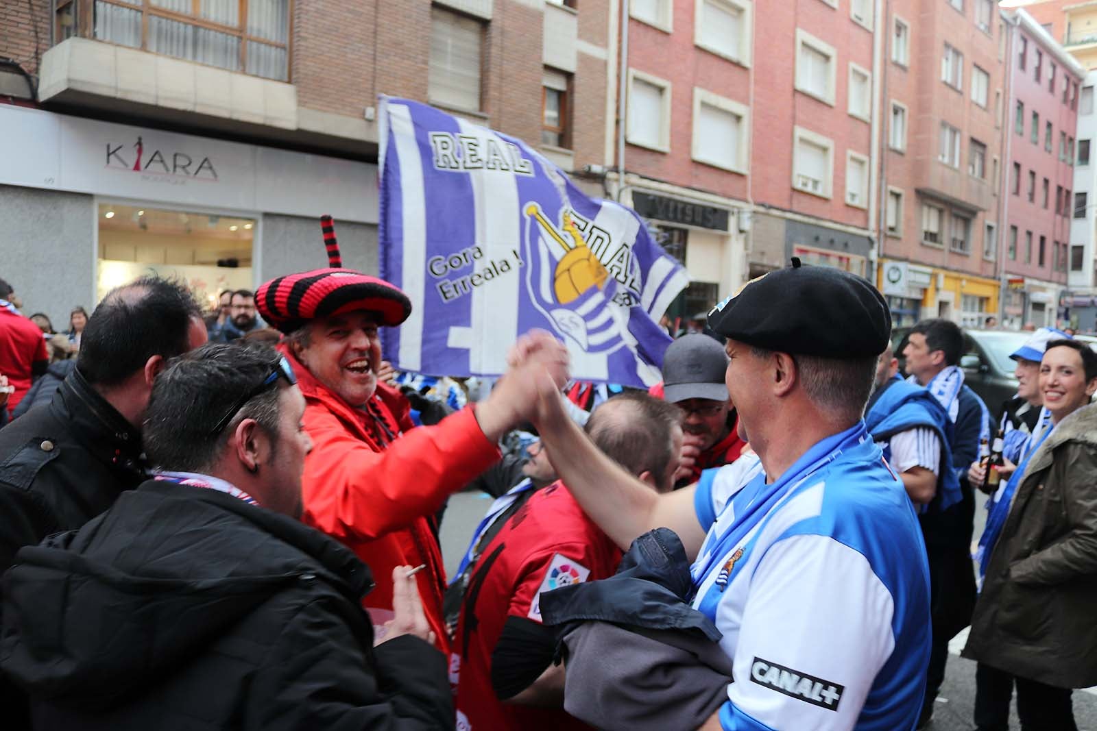 Fotos: La marea txuri urdin llega a Miranda