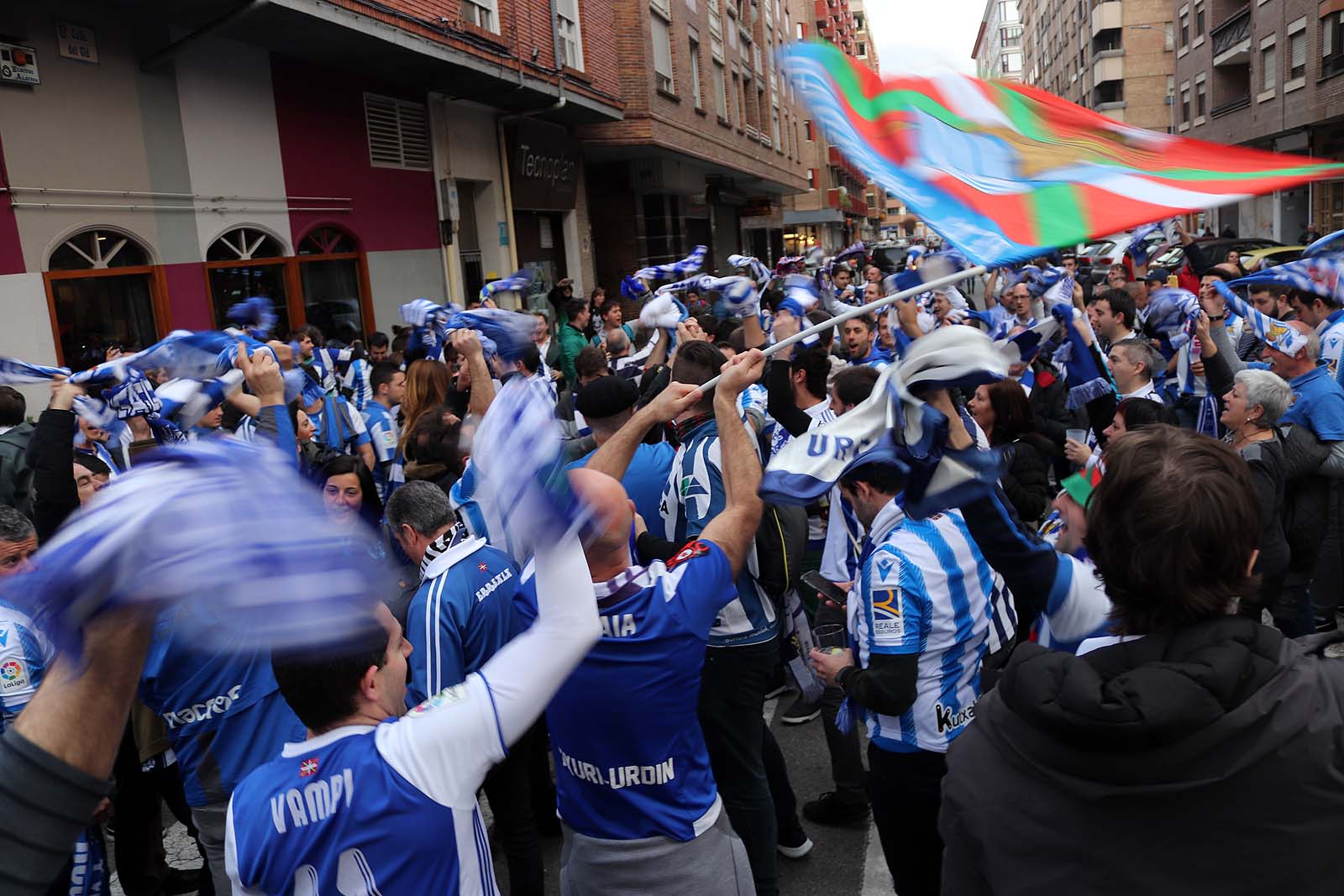 Fotos: La marea txuri urdin llega a Miranda
