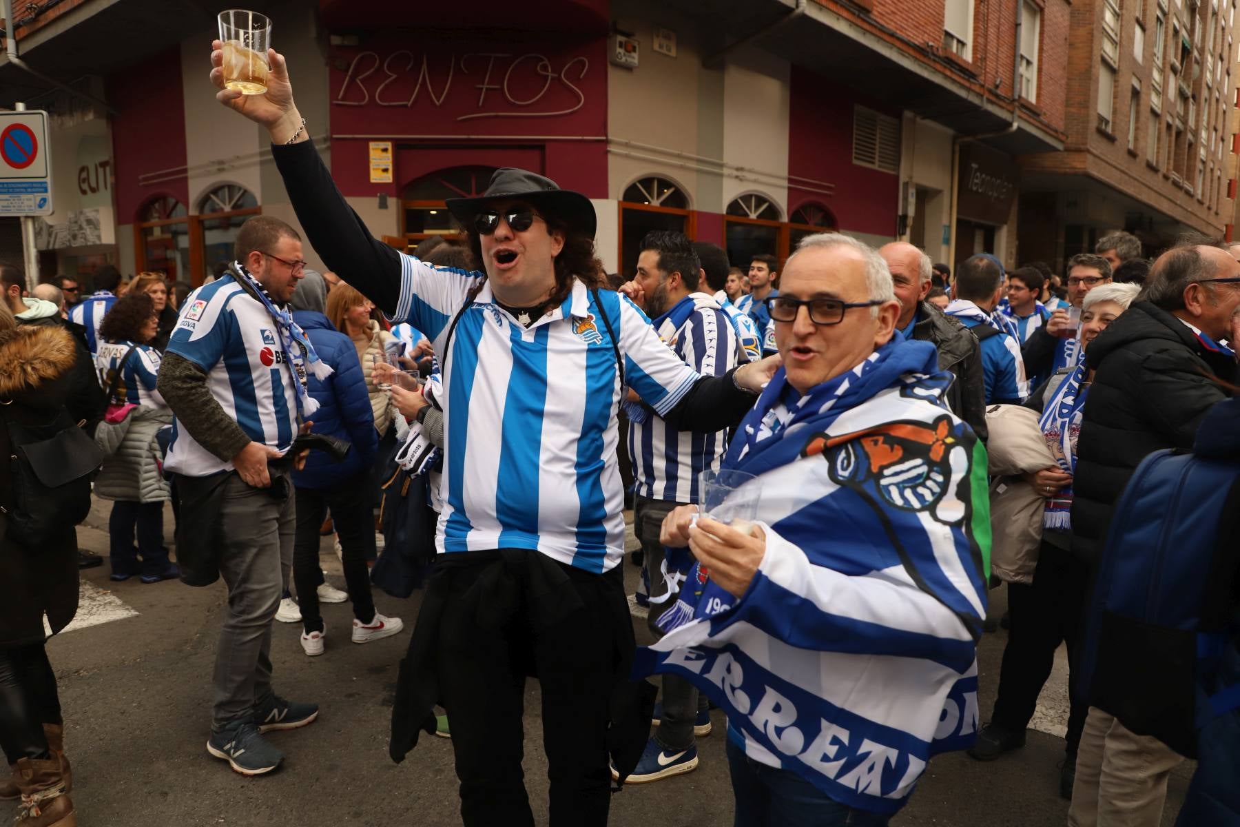 Fotos: La marea txuri urdin llega a Miranda