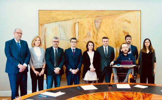 PSOE y Podemos precipitan la reunión de la comisión del pacto para zanjar su crisis más seria