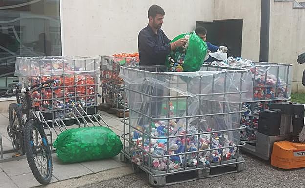 Campaña de recogida de tapones de plástico. 