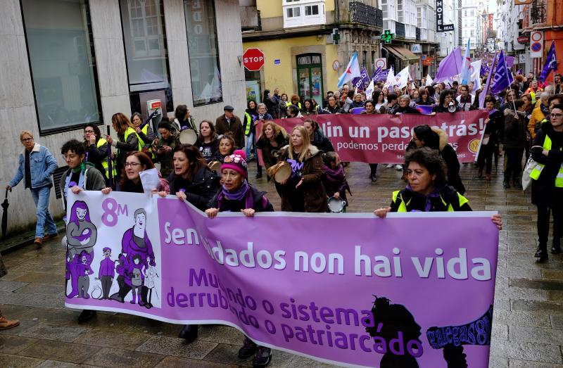 Manifestación por el 8-M en las calles de Ferrol.