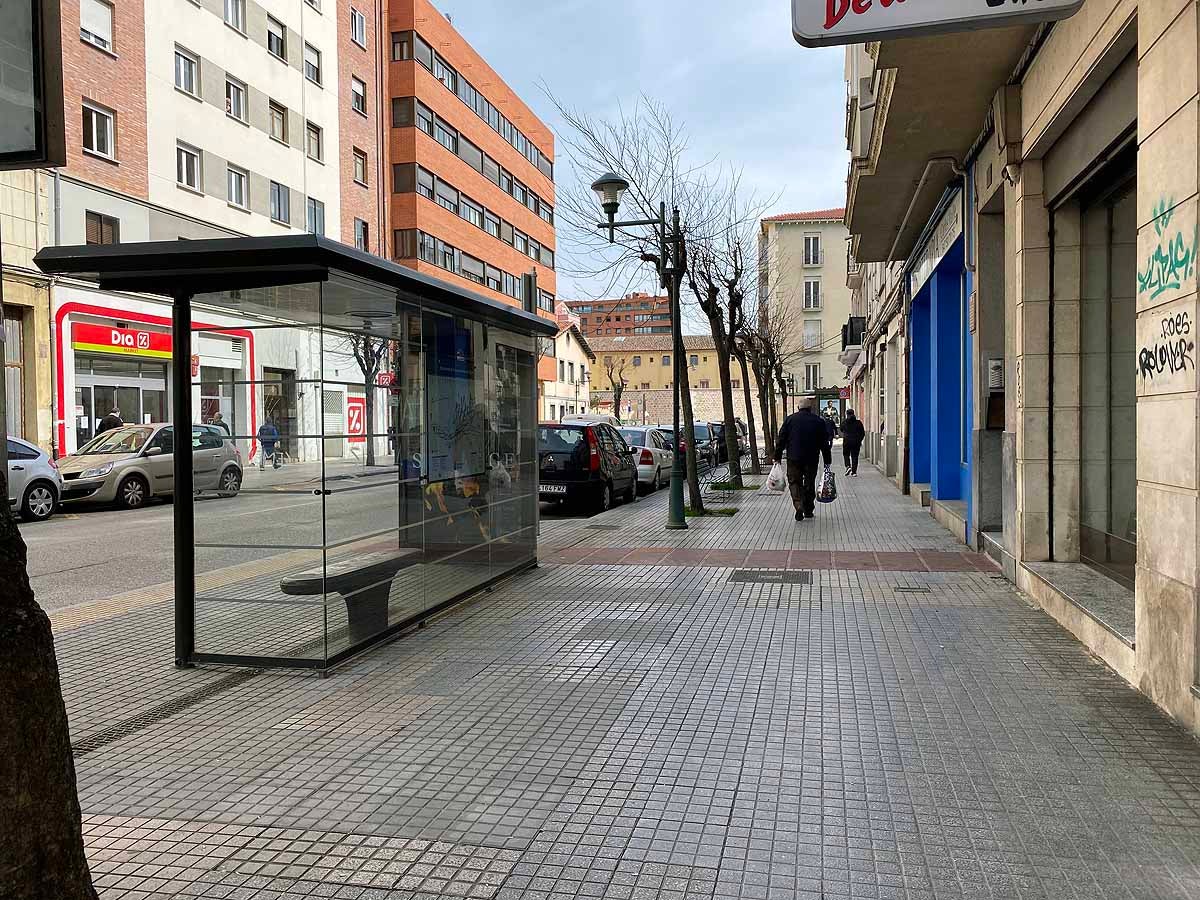 Es cada vez más habitual ver a la ciudadanía con mascarilla.