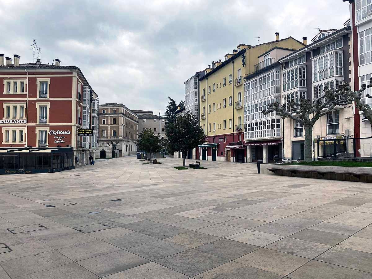 Es cada vez más habitual ver a la ciudadanía con mascarilla.