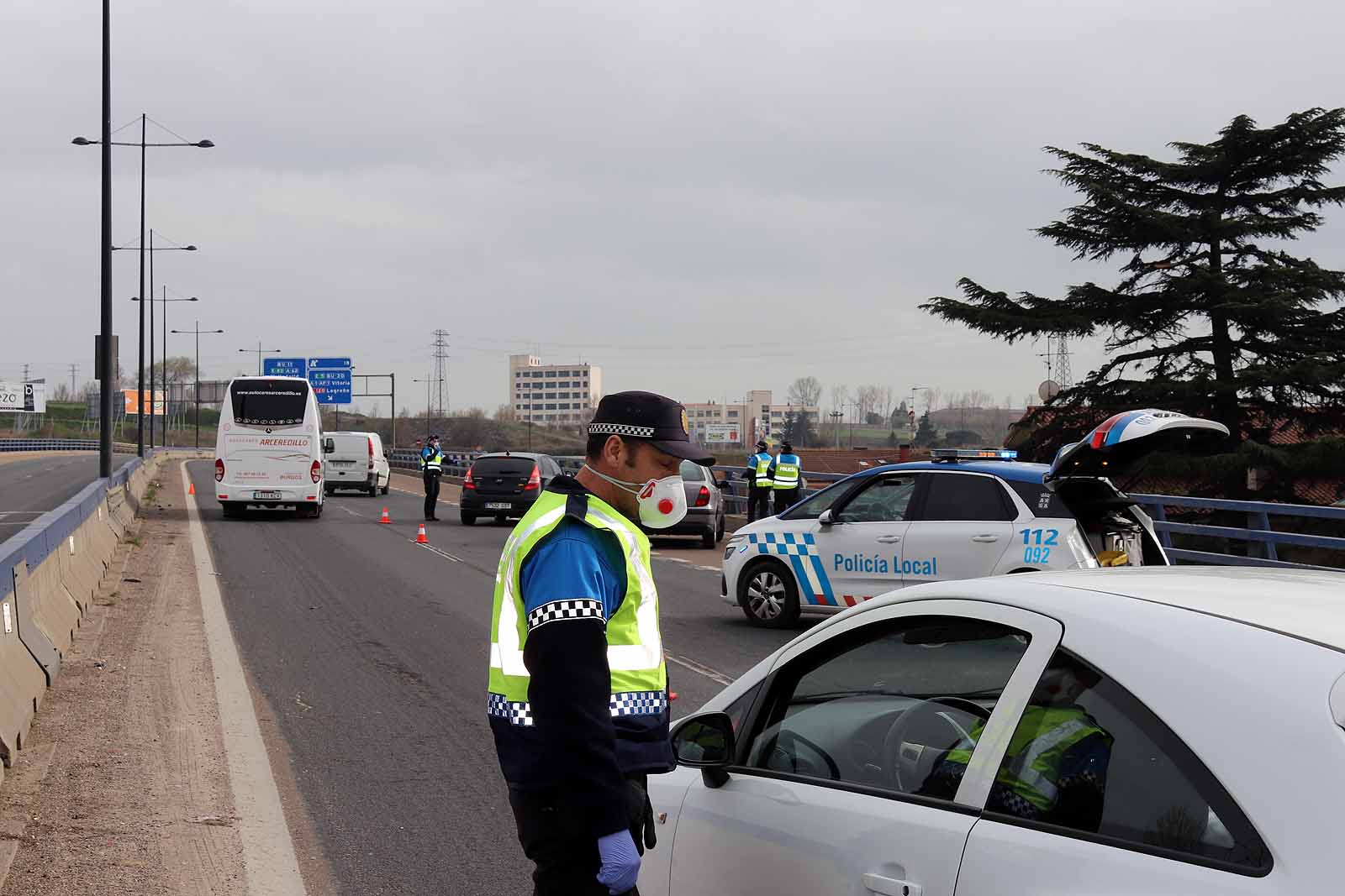 Agentes de la Policía Local han controlado los desplazamientos esta tarde en Burgos