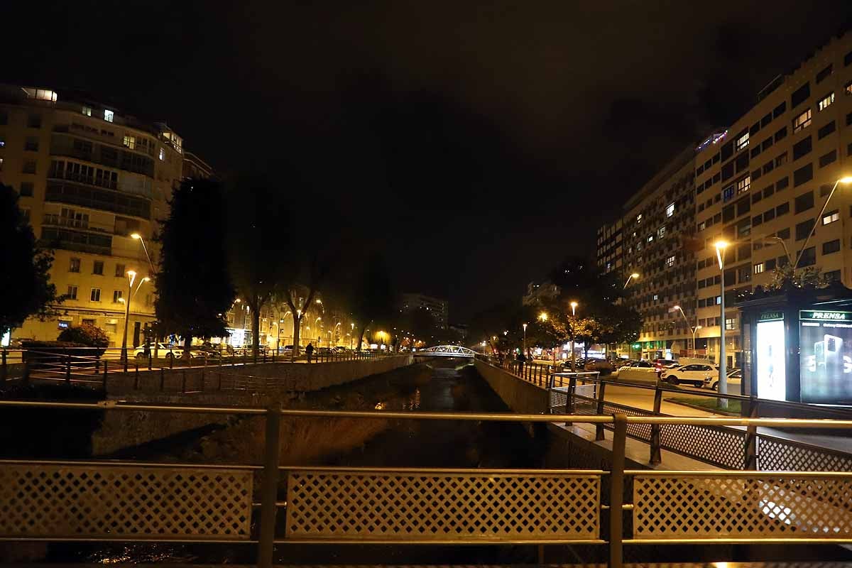 Pasear al perro es una de las pocas circunstancias por las que está permitido salir a la calle.