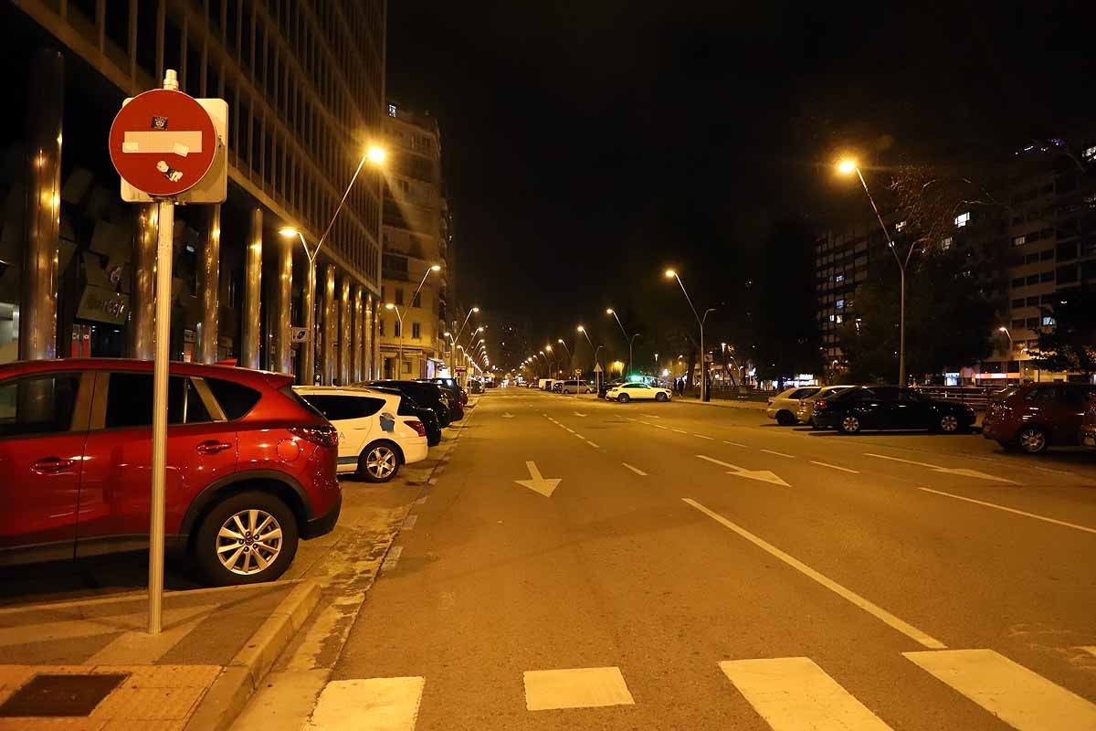 Pasear al perro es una de las pocas circunstancias por las que está permitido salir a la calle.