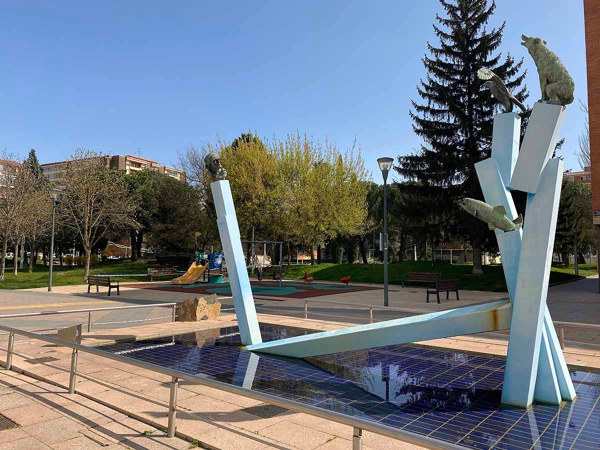 Cola para entrar a un estanco del barrio.