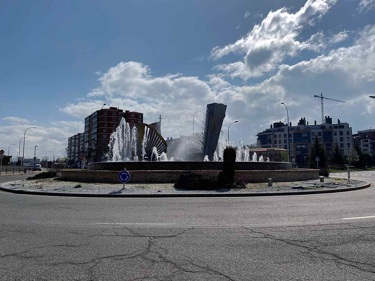 Cola para entrar a un estanco del barrio.