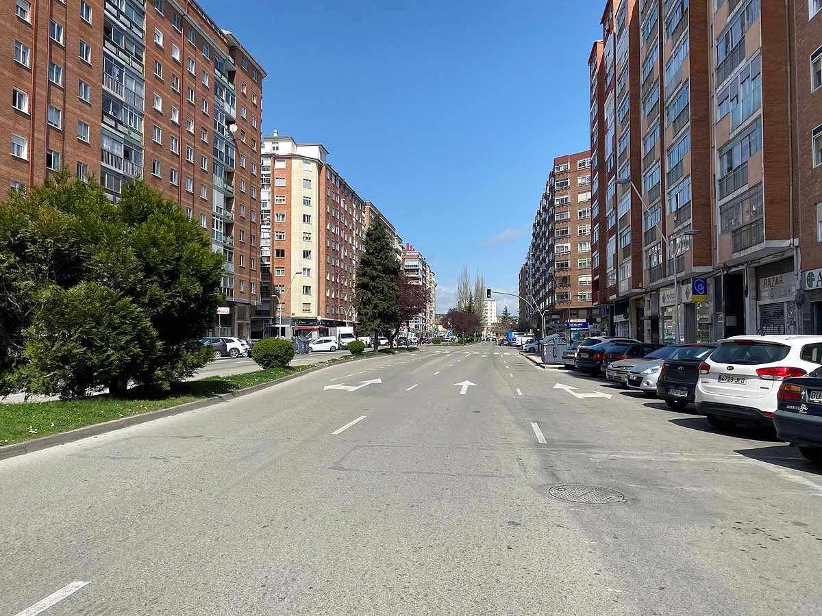 Cola para entrar a un estanco del barrio.