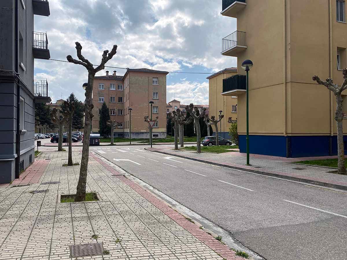 Cola para entrar a un estanco del barrio.