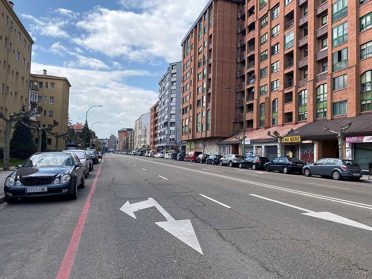 Cola para entrar a un estanco del barrio.