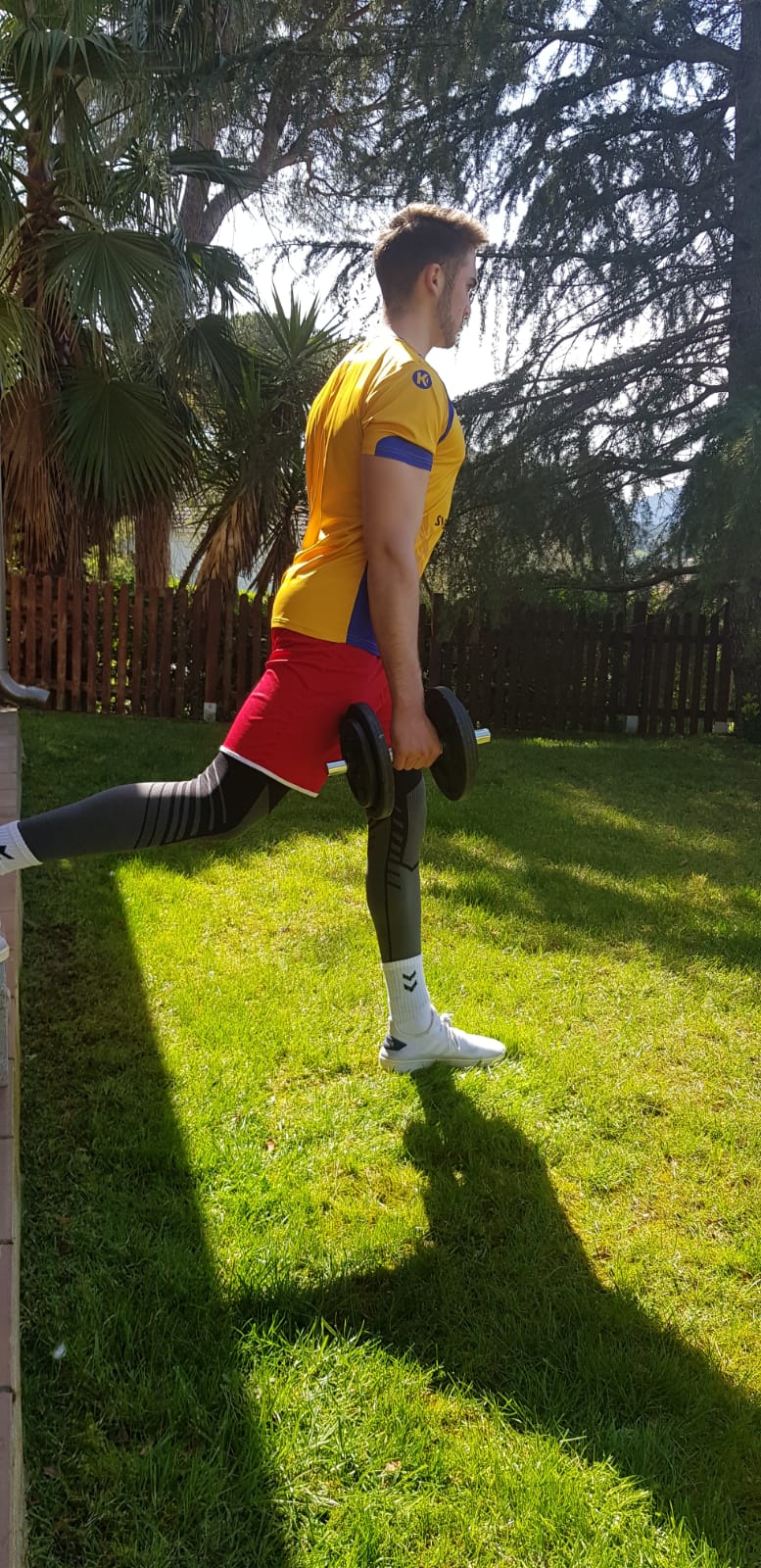 Fotos: Mucha predisposición y una pizca de creatividad en los entrenamientos en casa de los equipos burgaleses