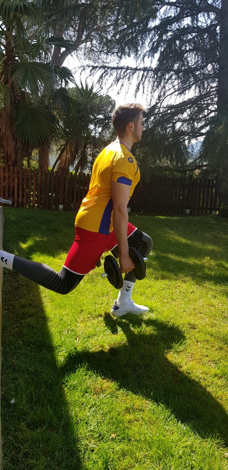 Fotos: Mucha predisposición y una pizca de creatividad en los entrenamientos en casa de los equipos burgaleses