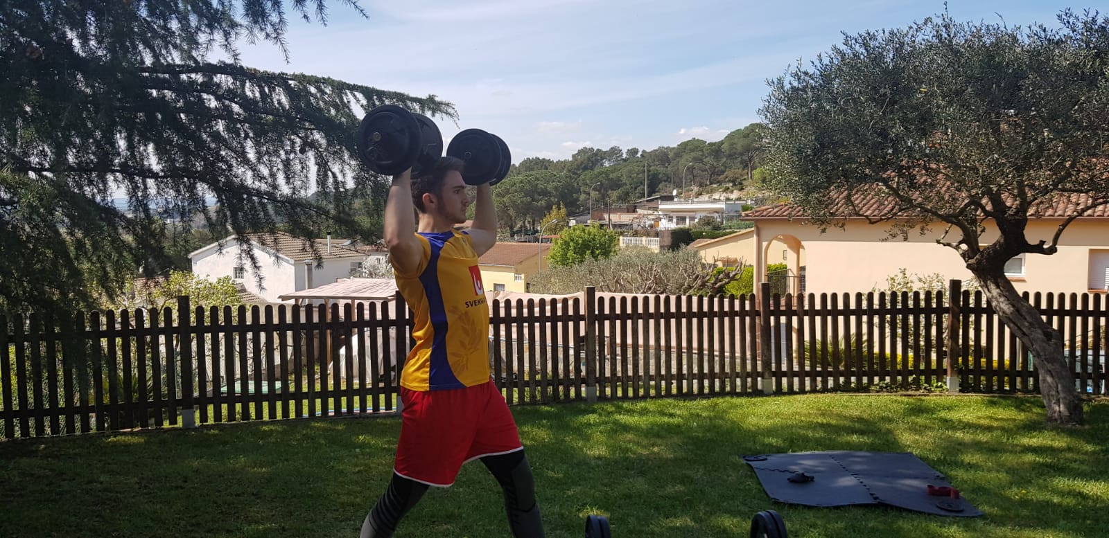 Fotos: Mucha predisposición y una pizca de creatividad en los entrenamientos en casa de los equipos burgaleses