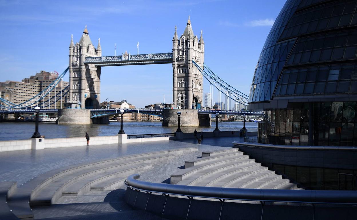 Londres comienza a ser una ciudad vacía de personas.