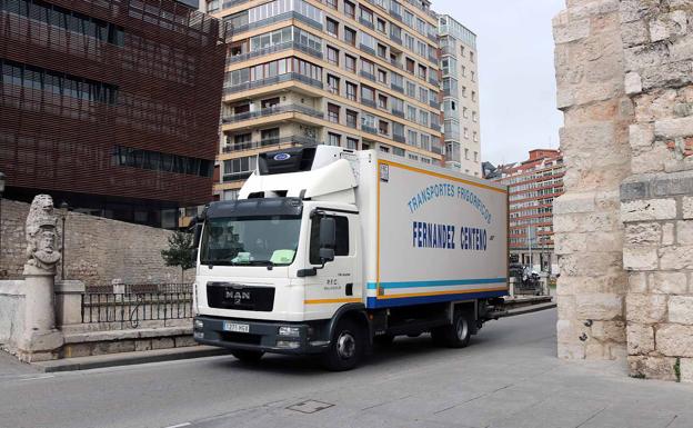 El transporte cae al 40% de actividad en Burgos pero garantiza el suministro de productos básicos