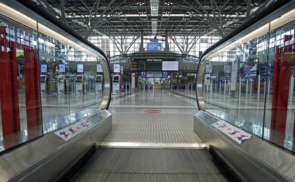 El aeropuerto de Stuttgart, vacío de pasajeros.