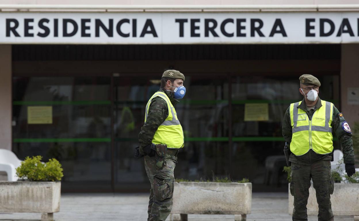 Militares en una residencia de ancianos de Valladolid