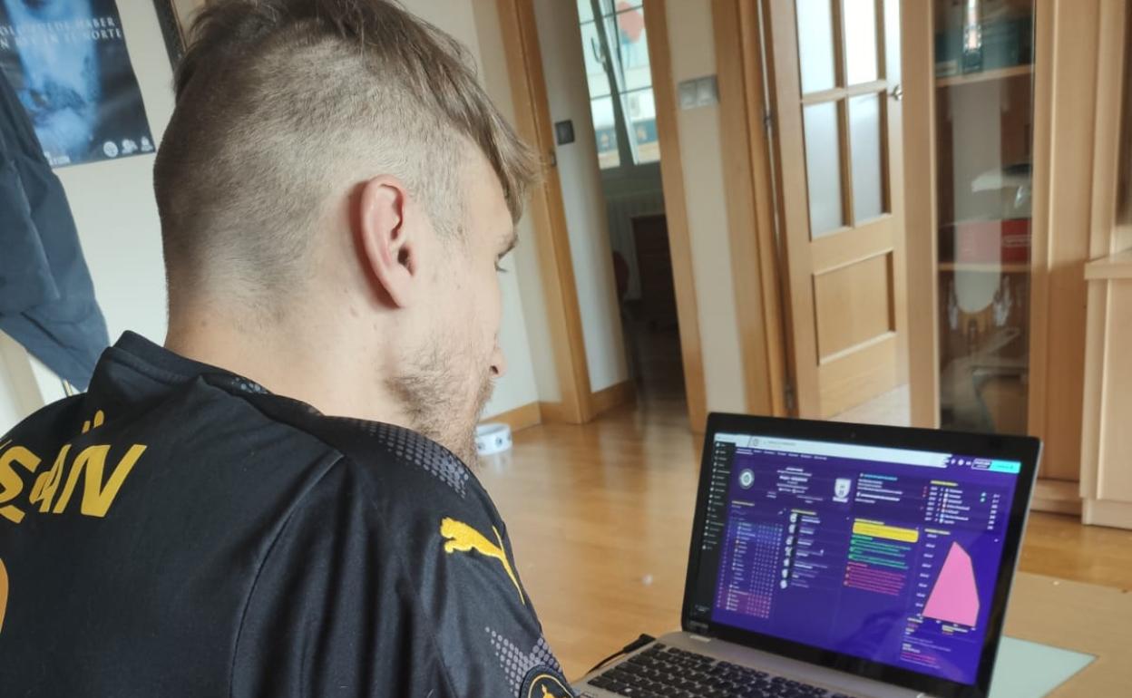 Javi Vega intenta ascender al Burgos CF en el Football Manager.