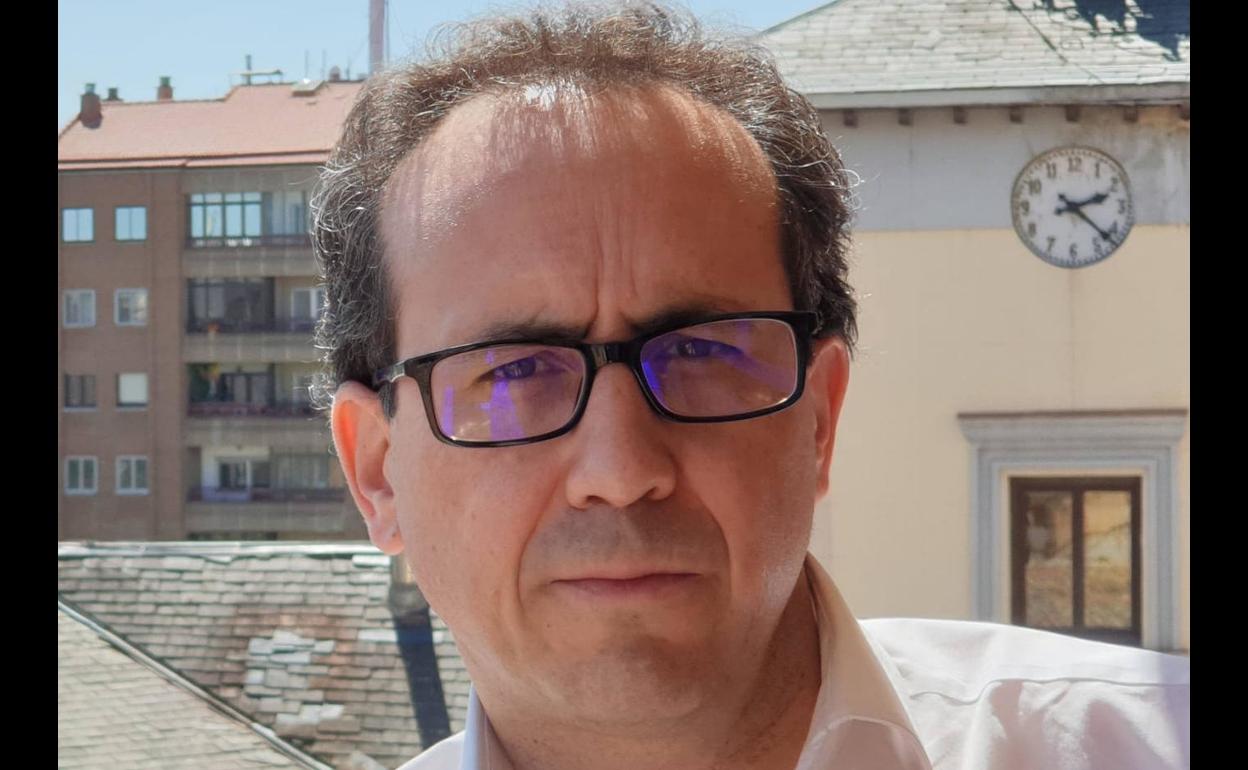 Rodrigo Juarranz es el gerente del Centro Comercial Isilla en Aranda.