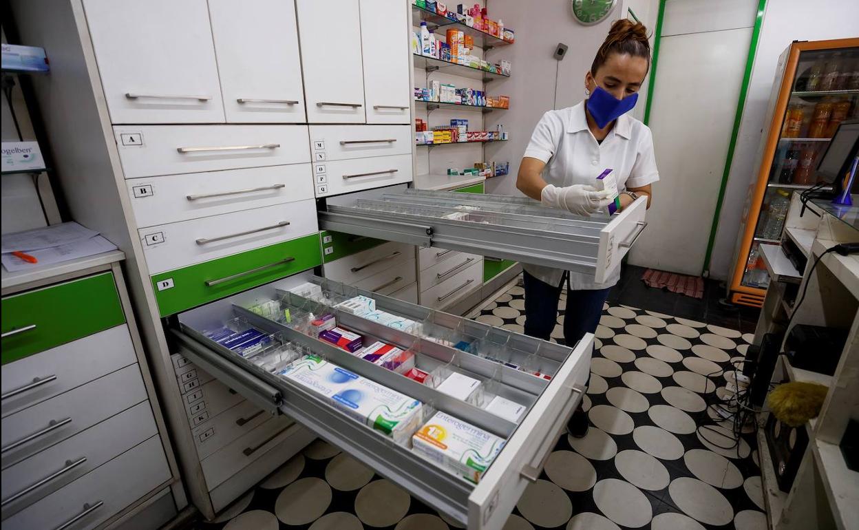 Coronavirus en Castilla y León: Los farmacéuticos se ofrecen para hacer llegar mascarillas a todos