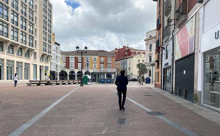 Las calles de Burgos muestran cierta relajación de la cuarentena en el día 25 de confinamiento