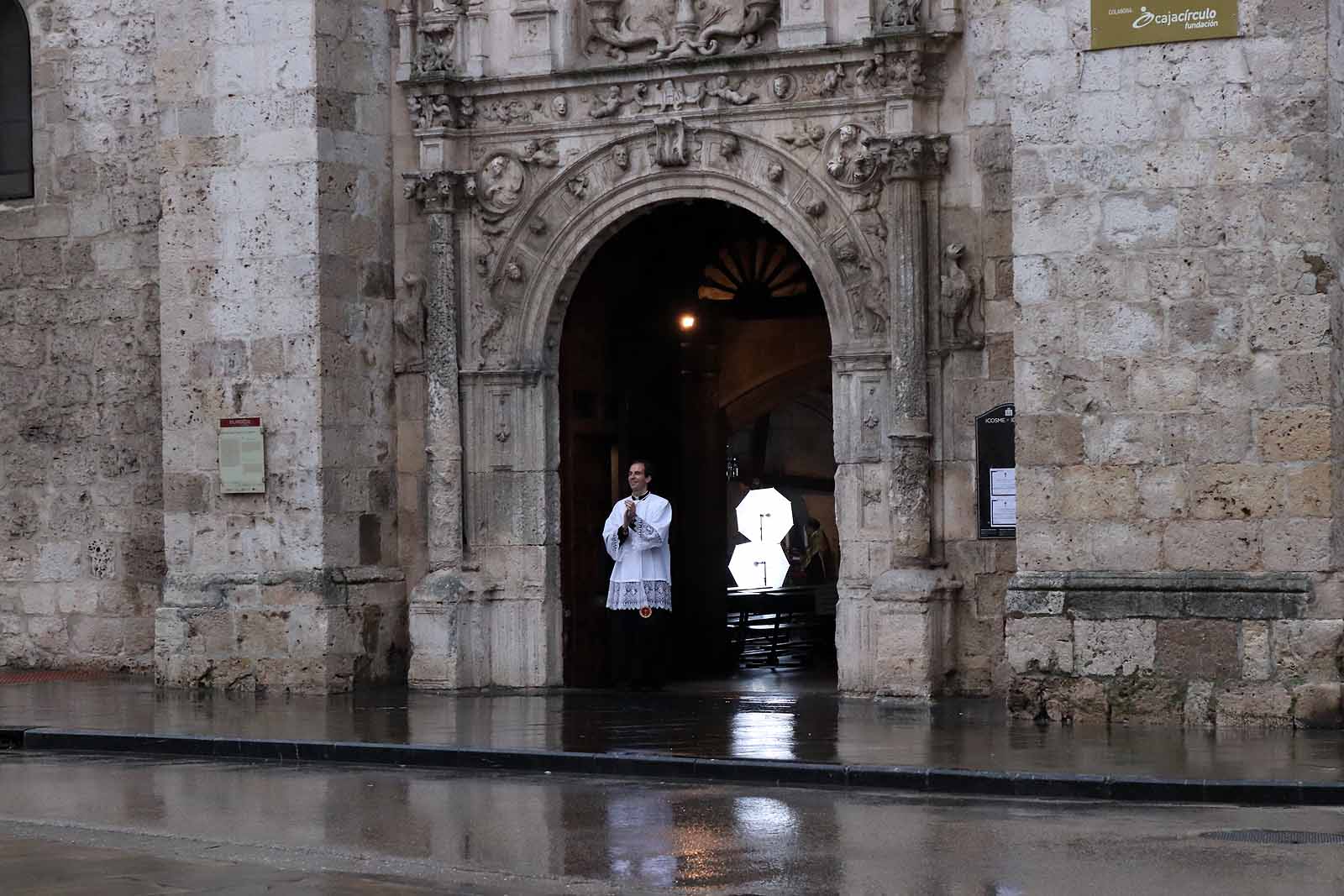 Fotos: Lluvia en un Jueves Santo atípico