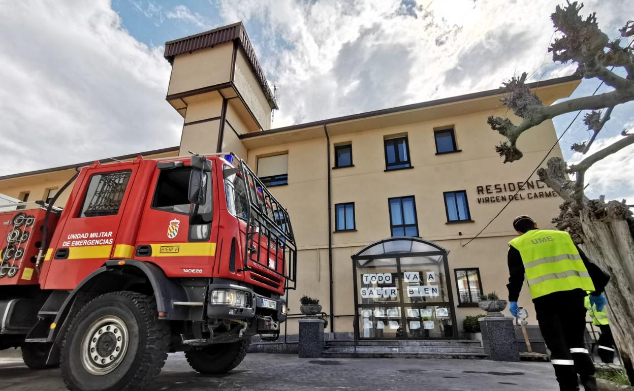 La UME realiza labores de desinfección en las residencias de Burgos