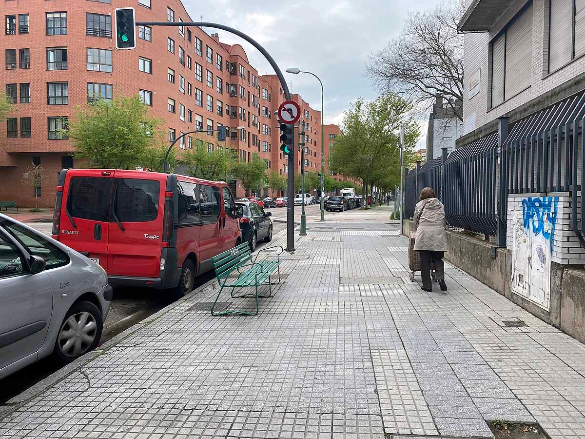 Este lunes se ha visto más peatones y más tráfico en la capital.