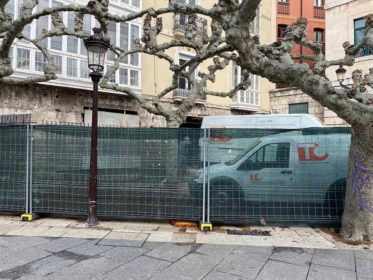 Este lunes se ha visto más peatones y más tráfico en la capital.