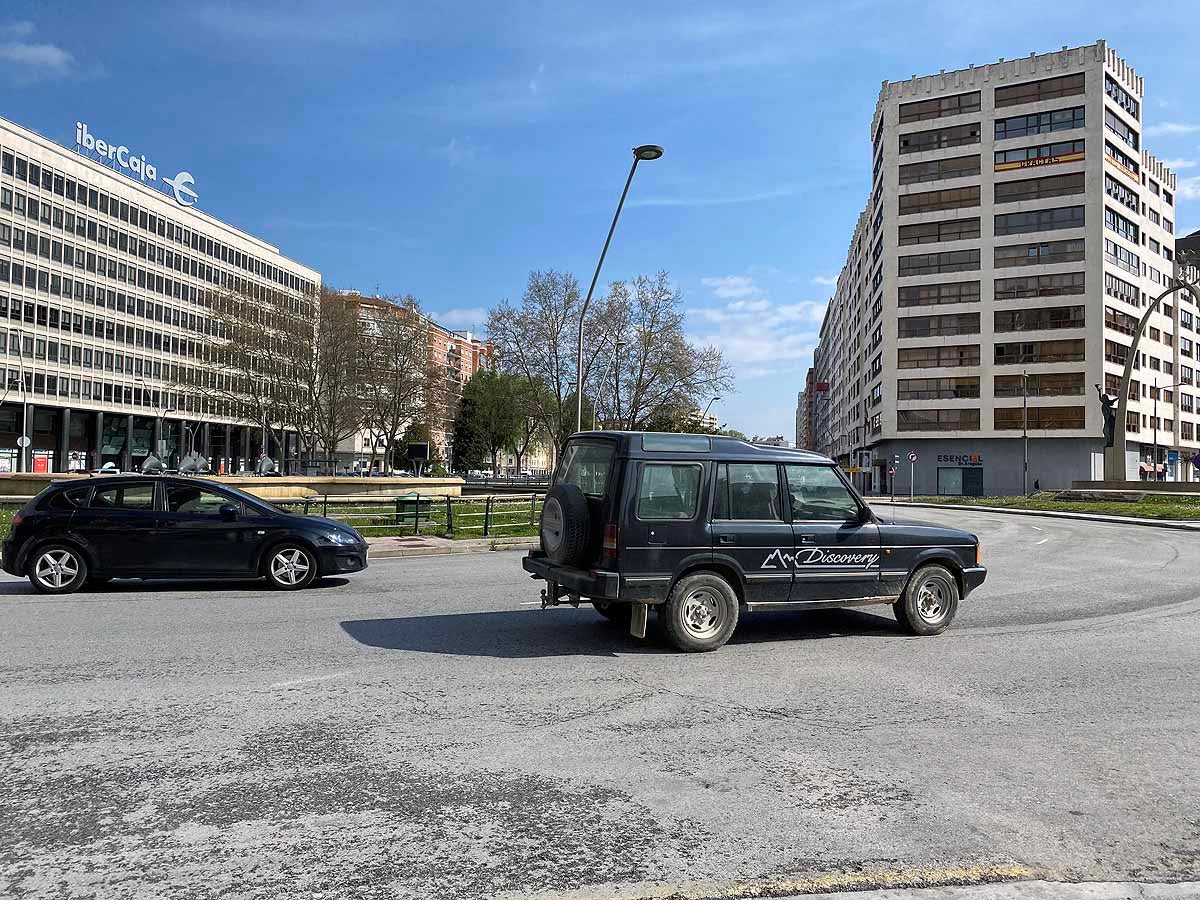 Este lunes se ha visto más peatones y más tráfico en la capital.